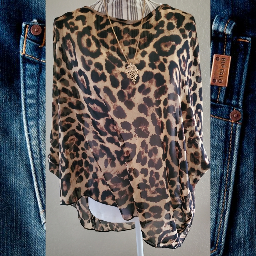 Batwing swing top